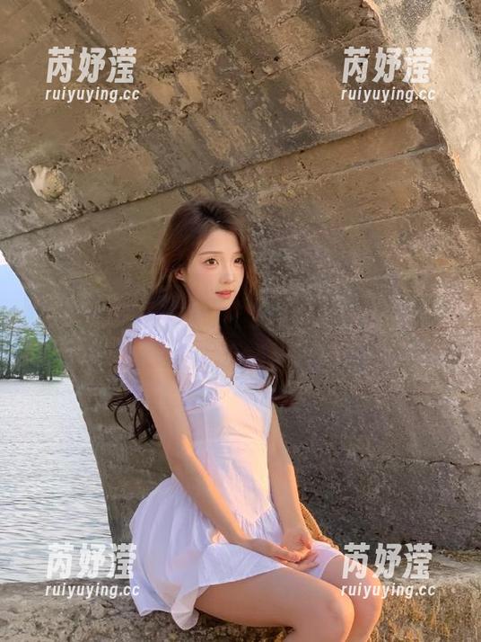 Xiuren秀人网 - 曦宝儿倾情奉献，女王级写真图片大集合，马上下载体验！