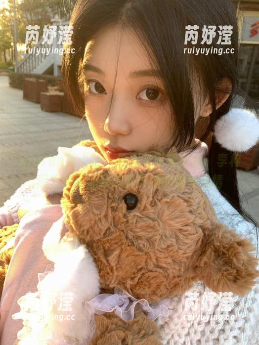 Xiuren秀人网 - 原图与可爱结合，李梓熙的写真让我沉醉于她的甜美风情