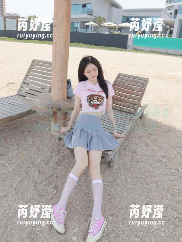 Xiuren秀人网 - 林悠悠红裙高清写真集：捕捉每一个绝美瞬间的艺术之旅