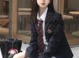 Xiuren秀人网 – 探秘糯美子MINIbabe短裙全套图集，感受我这个小迷糊的魅力！