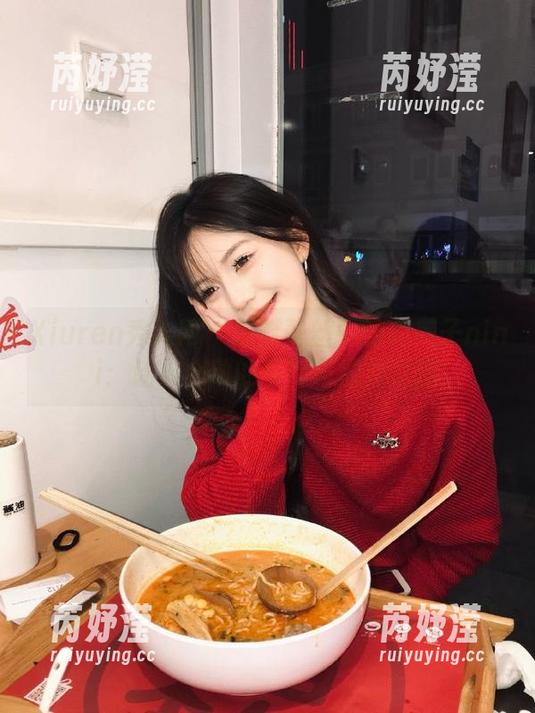 Xiuren秀人网 - 细腻蕾丝中的糯美子nini：让人心动的写真与图片之旅