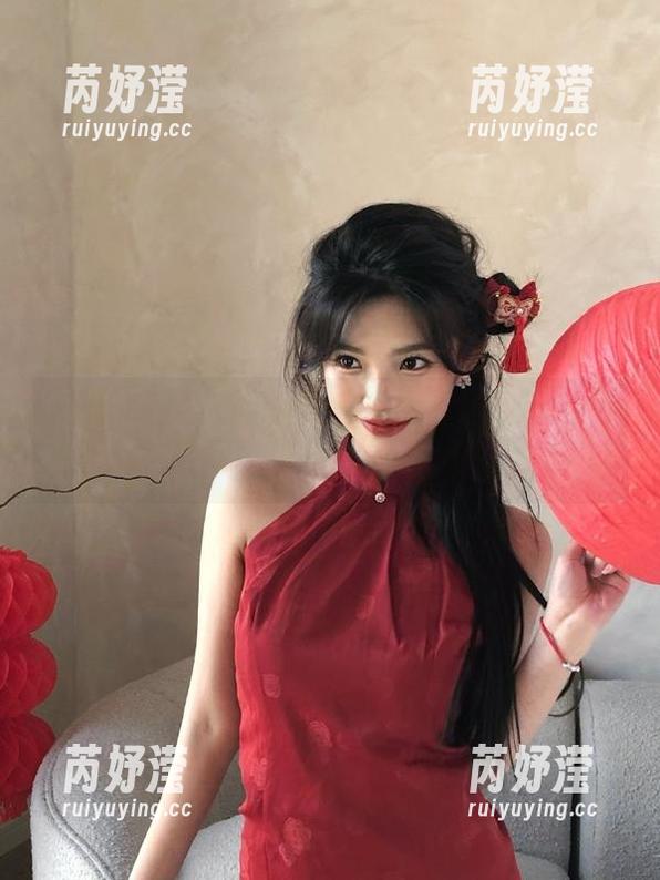 Xiuren秀人网 - 独家免费资源，草莓mm灰丝写真让你的收藏更加丰富多彩！