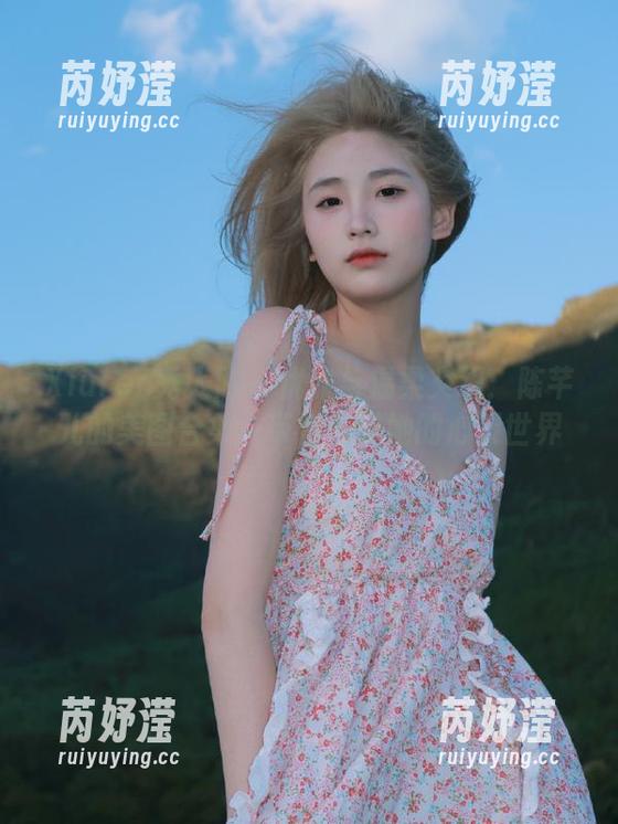 Xiuren秀人网 - 优雅与温柔交织：陈芊儿的美图合集，带你走进她的心灵世界