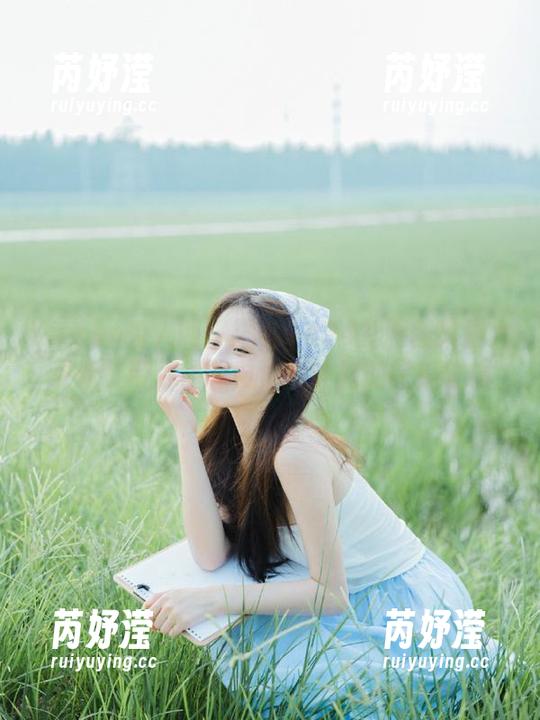 Xiuren秀人网 - 雨儿1494礼服图集重大更新，带你领略时尚与典雅的完美碰撞
