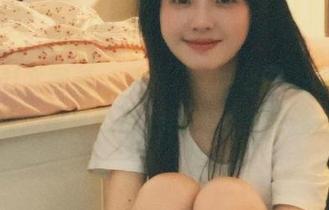 YouMi尤蜜荟 – 手握lingyu69的皮衣写真集，快来免费下载感受时尚魅力！