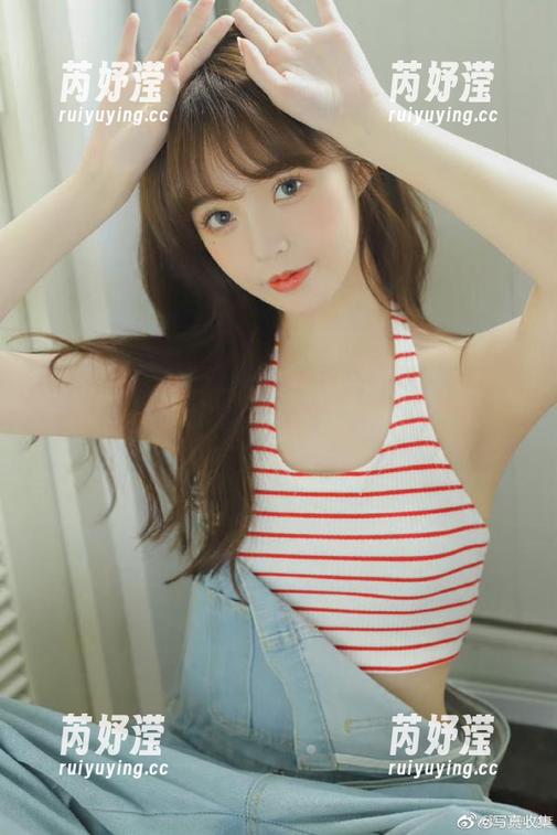 YouMi尤蜜荟 - 温柔的筱慧cindy：独特私拍套图记录下的甜美时光