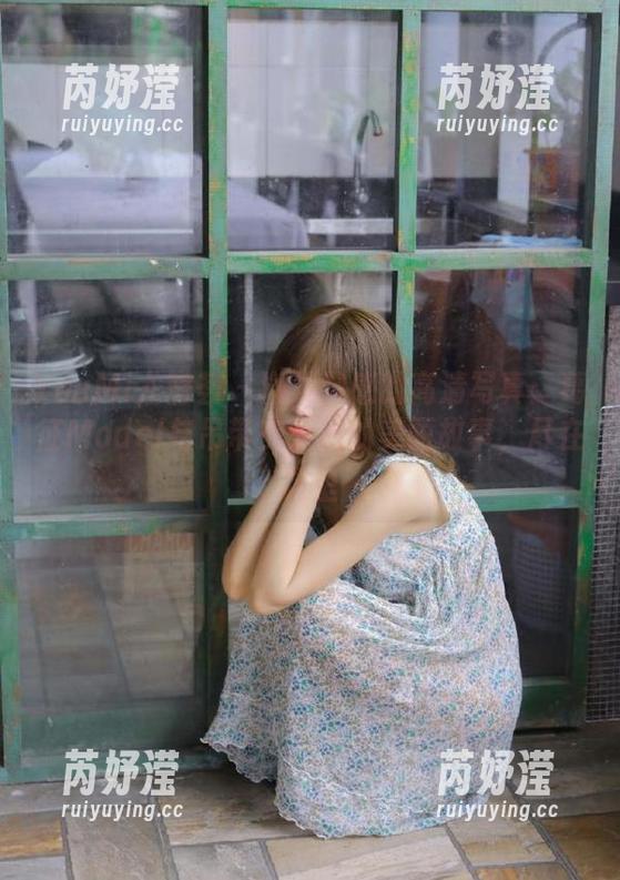 YouMi尤蜜荟-葛征Model YouMi尤蜜荟 - 激发灵感的高清写真:葛征Model与吊带交织出的美丽故事,尽在这里