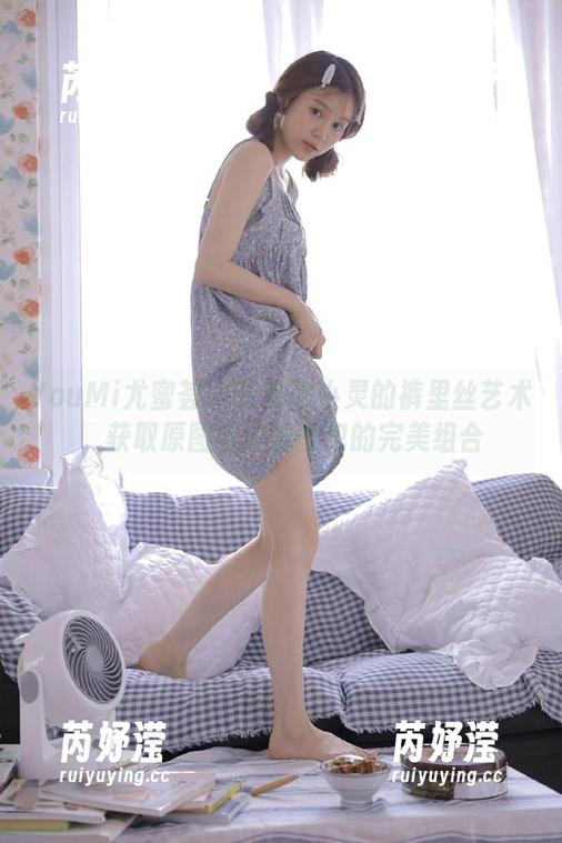 YouMi尤蜜荟 - 享受谭小灵的裤里丝艺术，获取原图与丰富图包的完美组合
