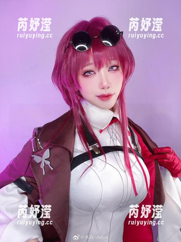 aqua水淼女孩独家精选图包：感受青春与艺术的完美结合