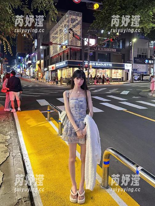 beautyleg-Celia beautyleg - 福利唾手可得!Celia纯白图包,让你享受极致的视觉体验!