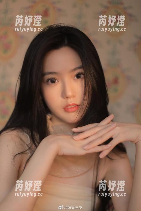 beautyleg - Flora的黑白美图集，精彩下载，完美融入你的艺术视库！