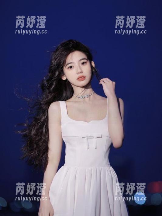 beautyleg - Kaylar礼服全套图包：为你的时尚收藏增添一份独特的风采