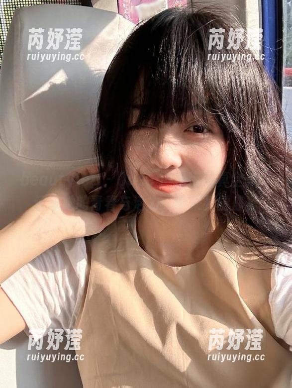 beautyleg - Queena吊带写真全集：记录她的青春与活力，带来视觉盛宴