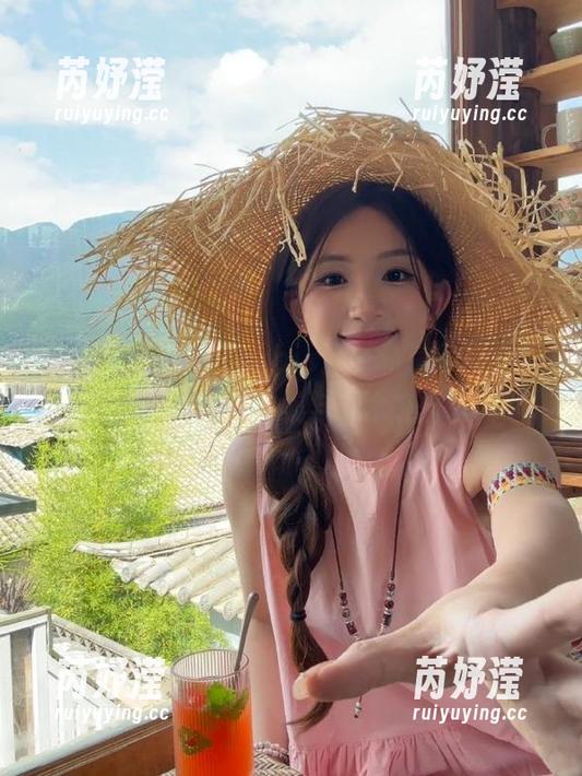 beautyleg-Rubis beautyleg - Rubis泳装私房写真分享:探寻生活中的美与艺术交融瞬间