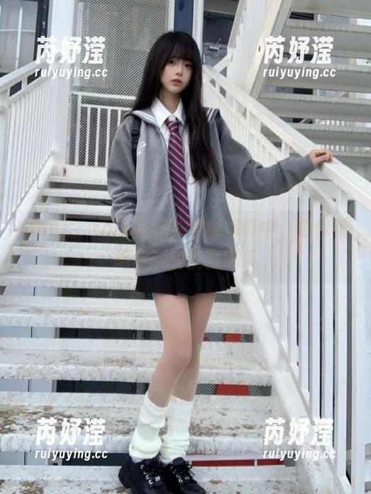 pans - roro丝袜在定制写真中，带你领略全新的优雅风采