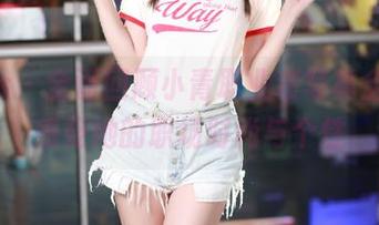 pans – 全面回顾小青职业装写真全集，感受她的职场时尚与个性