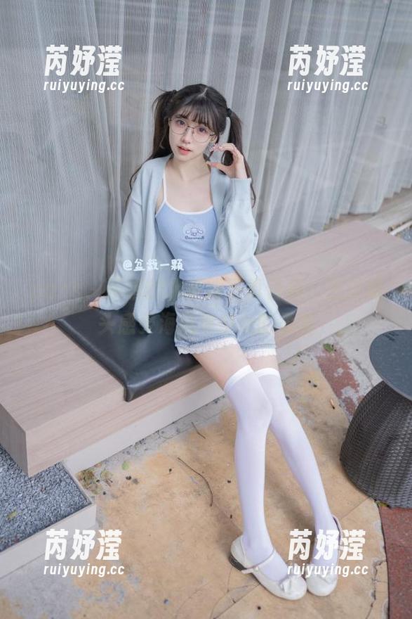 pans - 折折的水手服写真合集：透过镜头感受海风与少女的柔美
