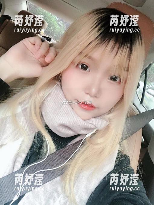 yoko夏宅捣鼓的四人彼女电子档：揭秘搞笑与美丽的写真之旅