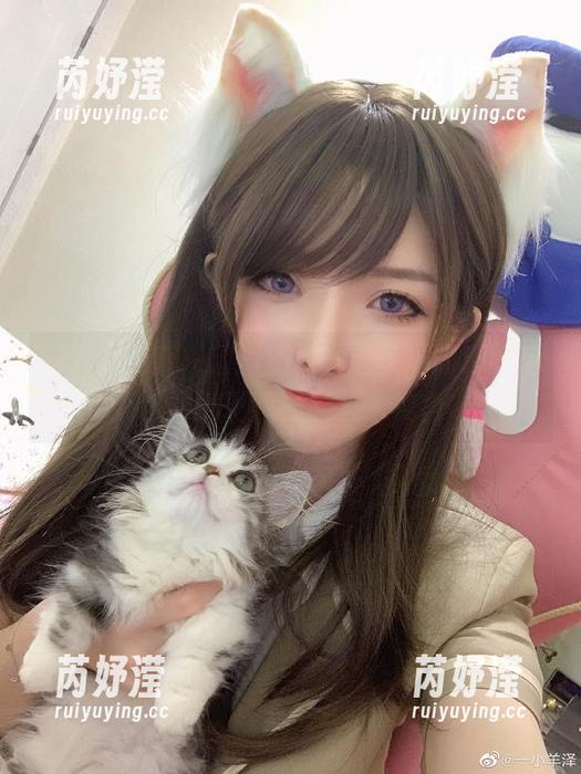 一小央泽 黑修女灵感来源揭秘,一小央泽的原图与套图展现独特的艺术视角