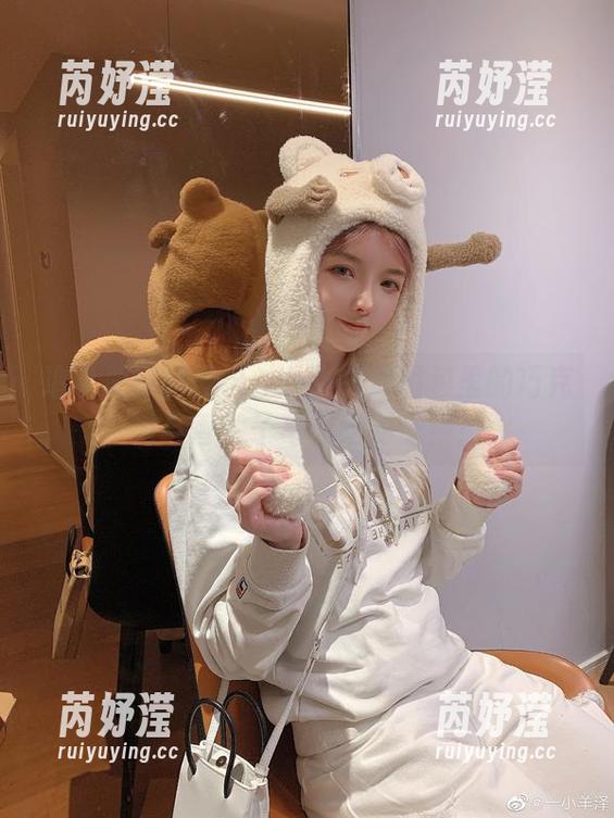 追寻灵感的源泉：一小央泽图包里的巧克力与香兰子写真绝对惊艳！
