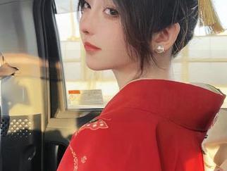 揭秘一小央泽女王的写真世界，免费美图让你感受到前所未有的惊艳！