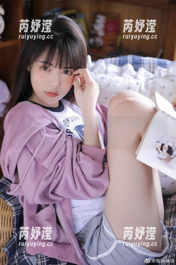 畅享三刀刀miido的内衣美图资源，感受时尚摄影的魅力