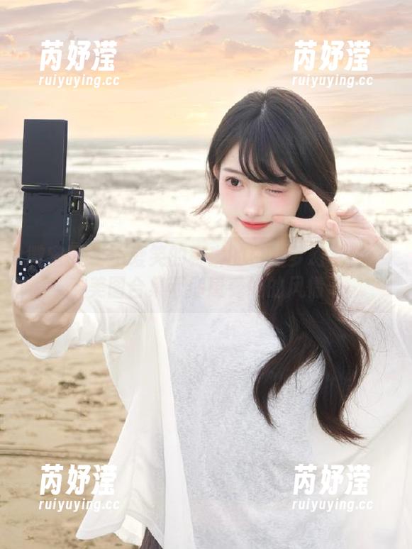 不爱笑的赛琳 微密圈 - 不爱笑的赛琳的白丝梦幻笔记:美图合集带你感受她的风情