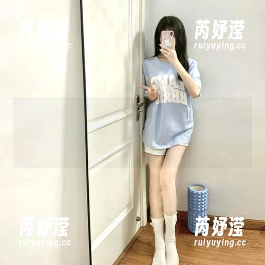 不爱笑的赛琳 微密圈 - 不爱笑的赛琳的风格之旅:分享她的死库水套图,揭开鲜明个性的写真新篇章