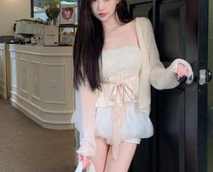 丽柜 – 无圣光的优雅：小熊丝袜写真作品大揭秘！