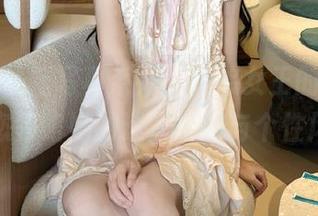 丽柜 – 最新写真系列：悠悠女王的原图，带您领略她的迷人瞬间与个性风范