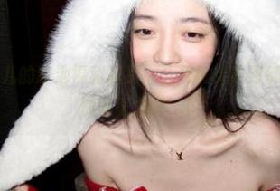 丽柜 – 敏儿的泳池福利写真，让我每次看到都想‘干脆放弃努力吧’！