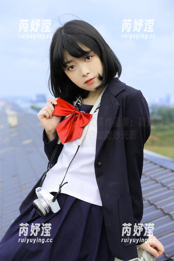丽柜 - 王炜炜的白色写真作品集：精选瞬间，记录生活中的微妙光影