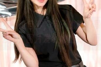 丽柜 – 丽质难自弃，英子的瑜伽写真原图大公开，图片发现她的另一面！