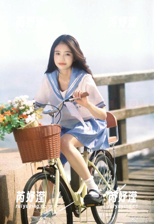丽柜-轩轩 丽柜 - 轩轩的可爱摄影美图合集,感受她那份纯真与俏皮的气息