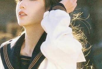 九柒喵女神的美图资源，宛如人间仙境，见过的人纷纷表示：“我真的要被她的美推倒了！”