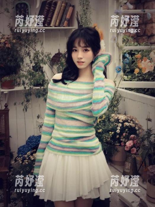 今汐 今汐红衣写真精选,记录每一个动人的瞬间,图片如梦似幻