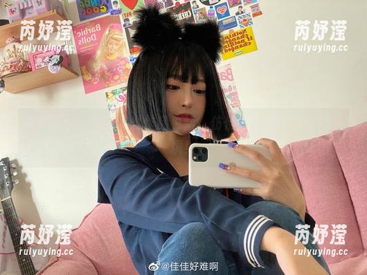 佳佳酱ovo 佳佳酱ovo全新黑丝作品更新,仿佛一瞬间进入浪漫梦境!