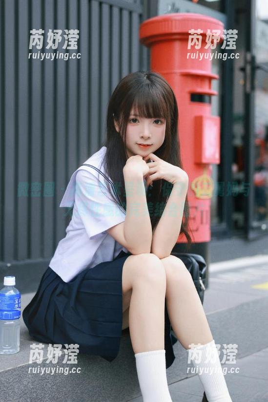 保守的二舅妈 微密圈 - 高清艺术呈现:保守的二舅妈与无尽性感的完美结合图片