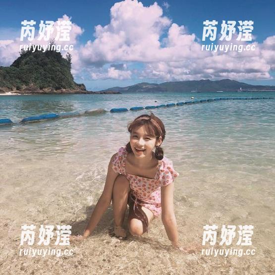 保守的二舅妈 微密圈 - 优雅与妩媚交织,保守的二舅妈黑丝全套写真,立即下载!
