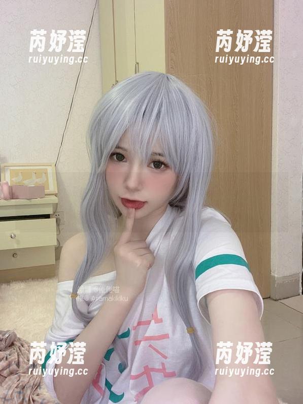 倦倦喵 倦倦喵写真集推出,吊带白丝的柔美画面让人心驰神往,快来获取资源!
