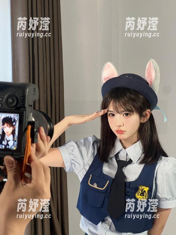 克拉女神 - 万圣节主题的最新写真集，跟随大阳一起玩转节日的青春活力！