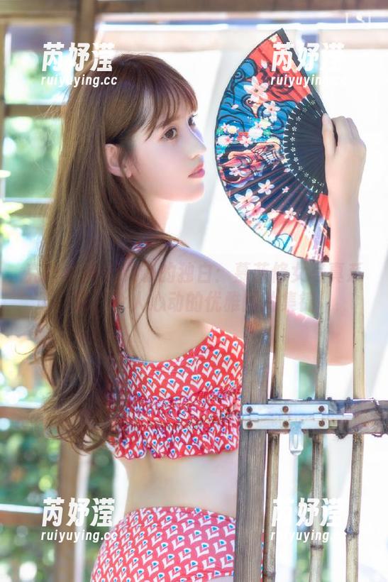 克拉女神 - 灵魂的独白：慕菲修女写真系列，令人心动的优雅图片集锦