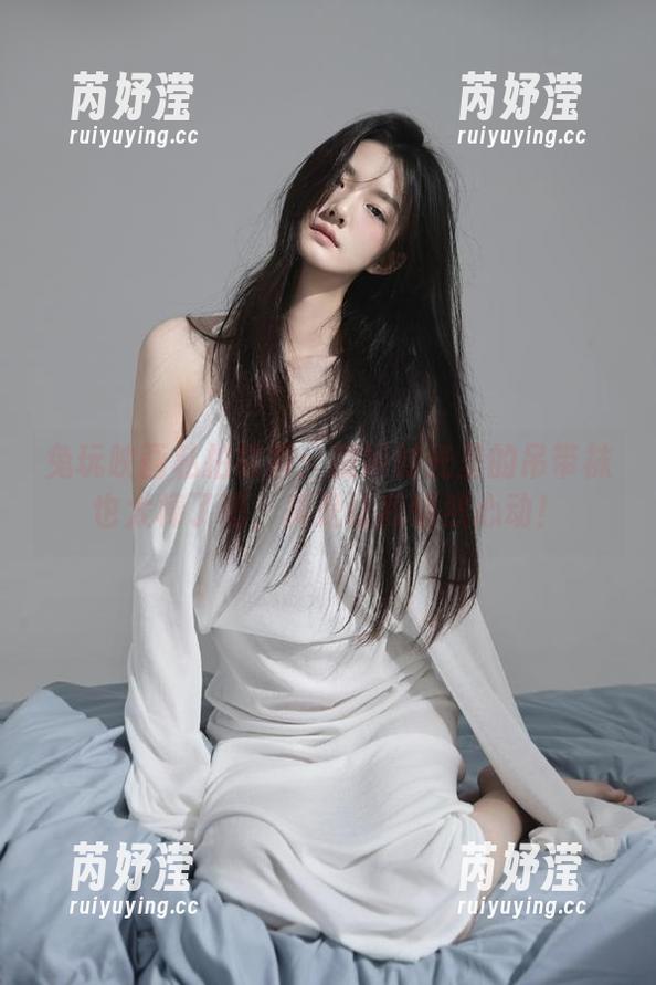 兔玩映画私拍故事：撒娇时光里的吊带袜也太棒了吧，真是让我悄然心动！