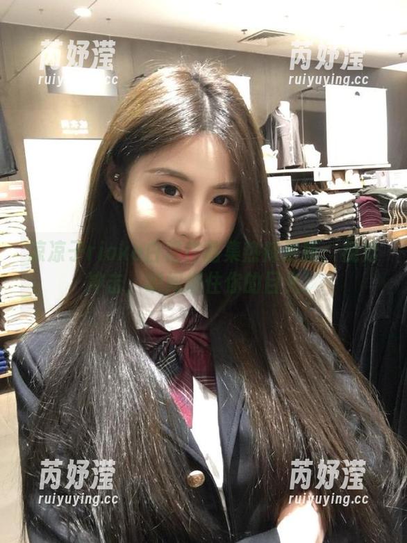 凉凉子rioko白裙作品集热辣更新：视觉冲击，瞬间抓住你的目光！