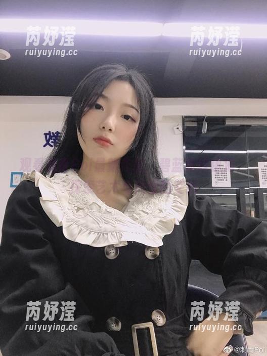 观看刺青Poi最新作品：碧蓝航线镇海，探索艺术与风情的交织