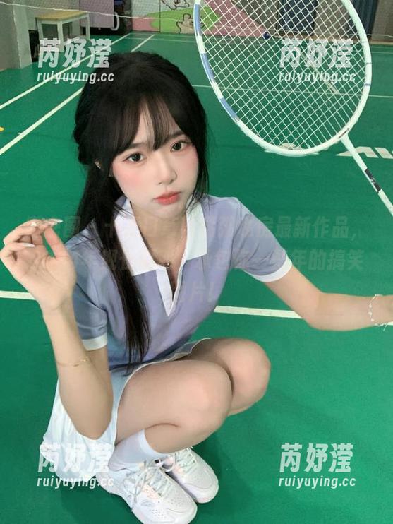微密圈 - 十万口草莓粥粥私房最新作品，2024年舰长福利，承包你一整年的搞笑图片！