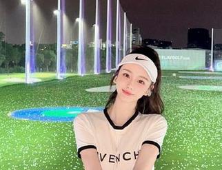 南国足艺 – 静儿夏天写真合集：观看她的青春活力与迷人风采