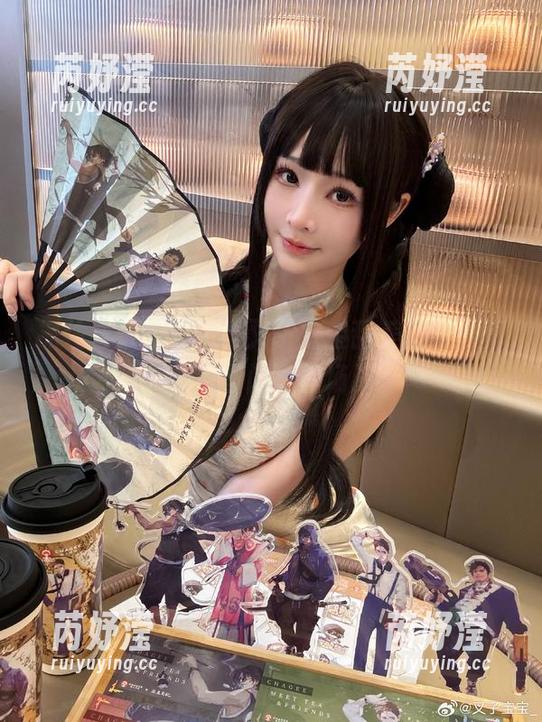 抓住春天的气息，叉子宝宝甜美睡衣写真原图闪亮登场