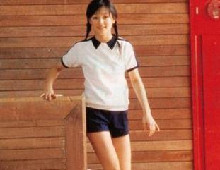 深入喵写真，观看白丝少女独特魅力的居家写真，图包盛满青春气息