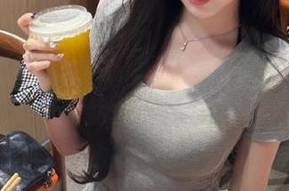 嗲囡囡 – 燃烧这个夏天！Emily顾奈奈酱白裙写真更新，青春气息扑面而来